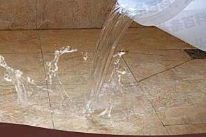 泰来漏水维修 免砸砖防水材料该如何施工